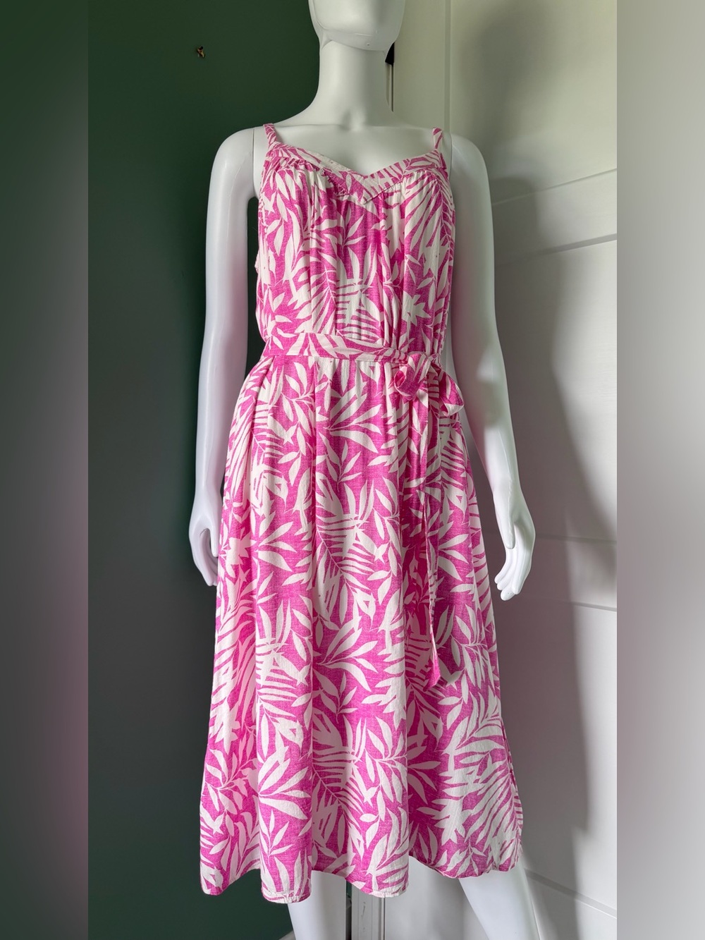 GAP V Neck Sleeveless Tropical Floral Print Dress In Pink Palm